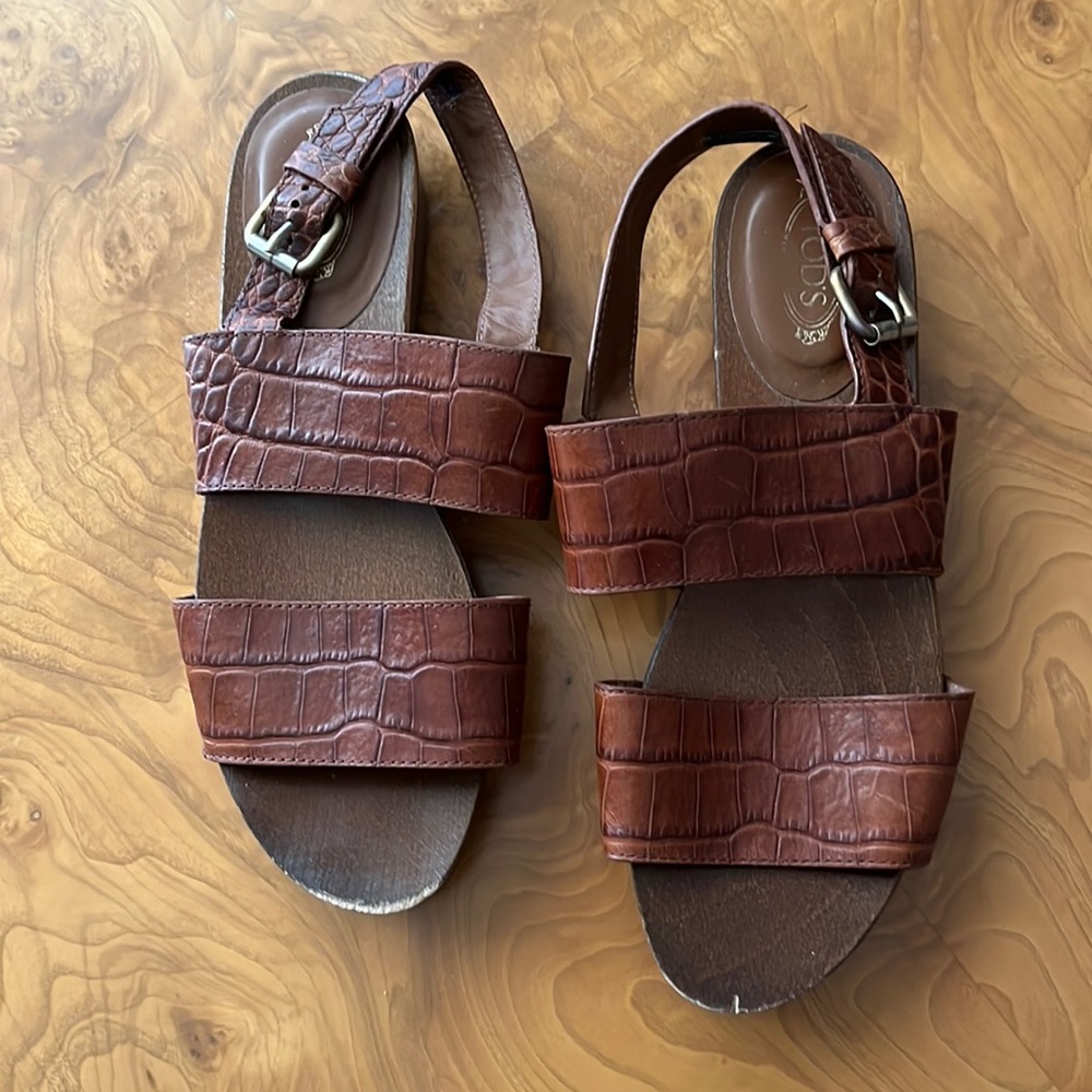 Tod’s brown wooden sandal, size 39